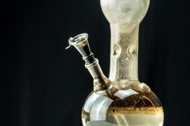 Everything You Should Know About Dirty Bong Water