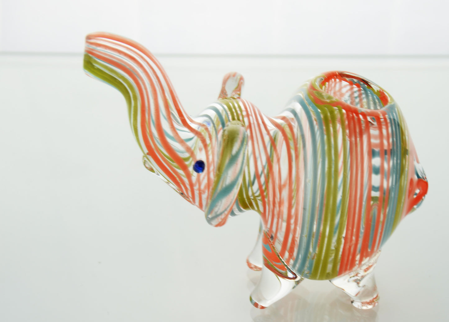 4" Elephant hand pipe in outside color lining design - LA Wholesale Kings